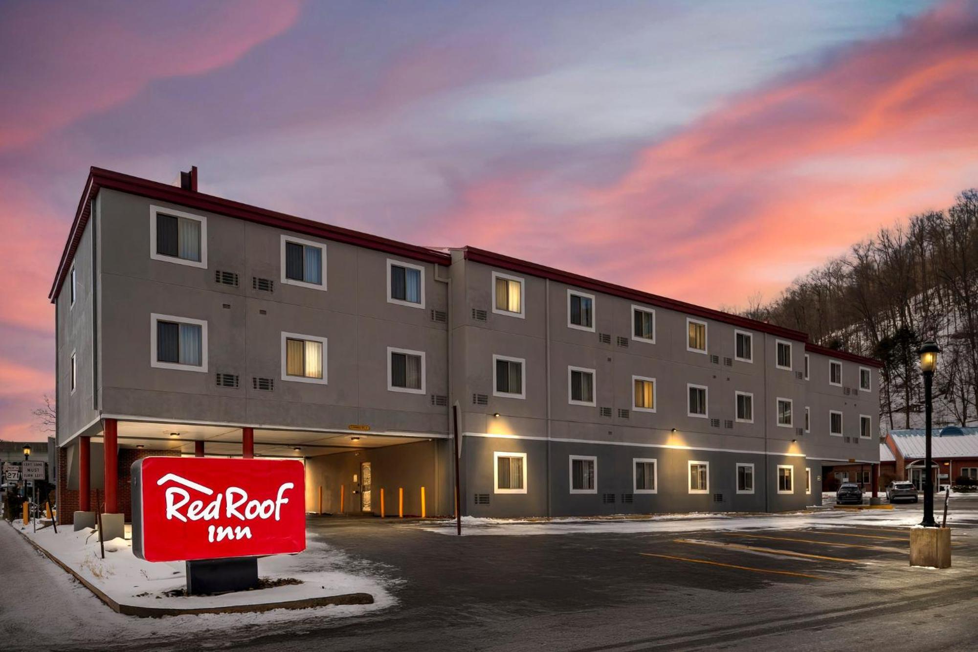 Red Roof 2* Johnstown