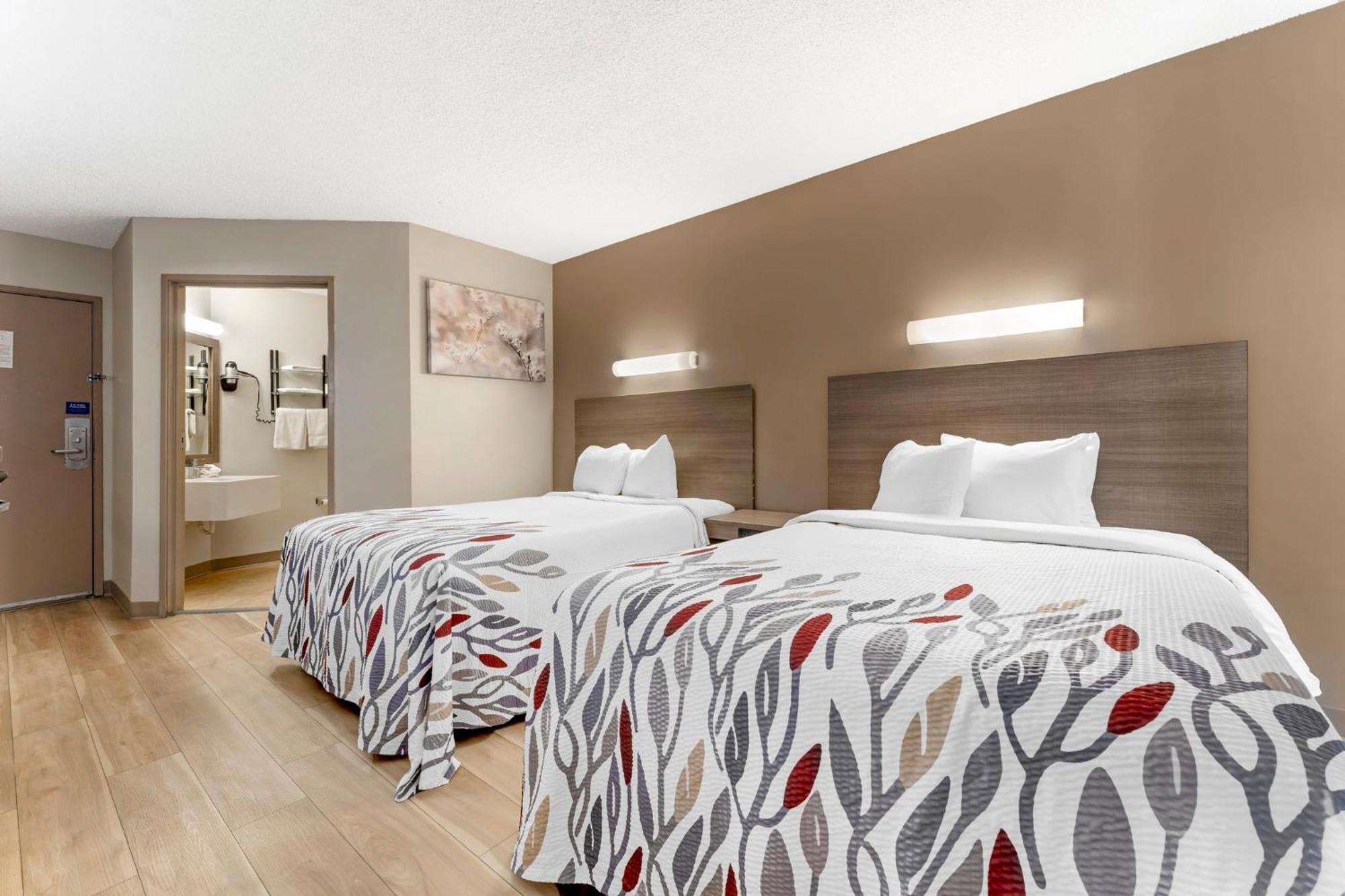 Red Roof Inn 2*